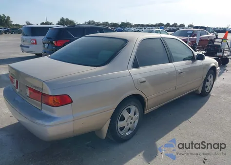 2000 Toyota Camry Le z USA, uszkodzony, nr VIN JT2BG22K4Y0497895